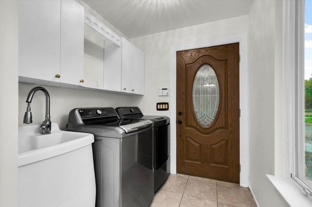 7295 W Maple Road, West Bloomfield Twp, MI 48322