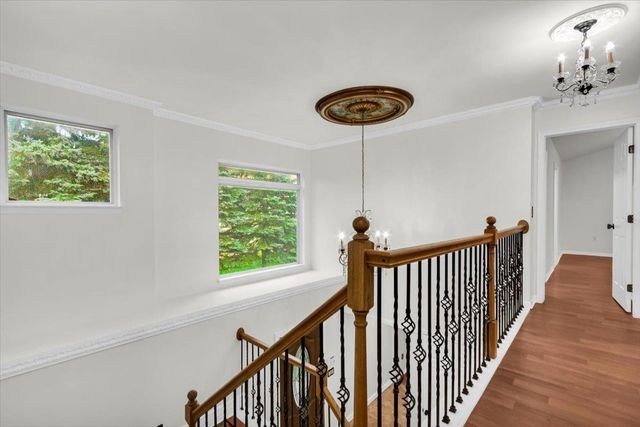 7295 W Maple Road, West Bloomfield Twp, MI 48322