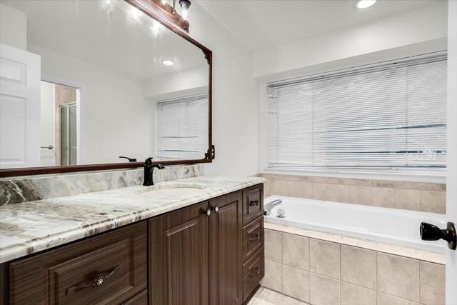 7295 W Maple Road, West Bloomfield Twp, MI 48322