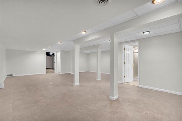 7295 W Maple Road, West Bloomfield Twp, MI 48322