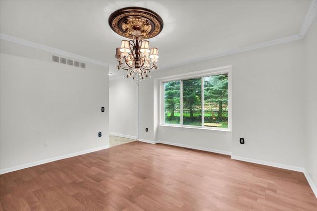 7295 W Maple Road, West Bloomfield Twp, MI 48322