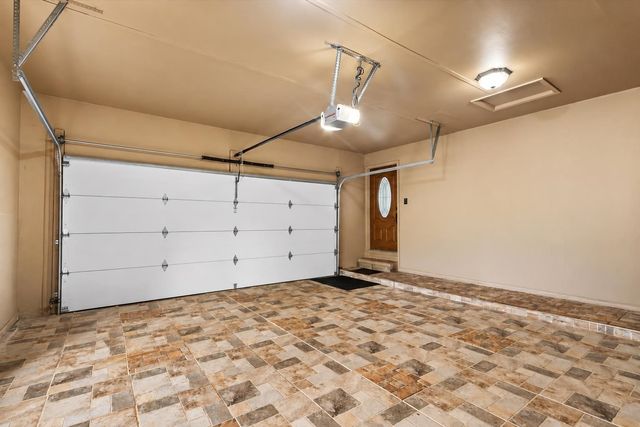 7295 W Maple Road, West Bloomfield Twp, MI 48322