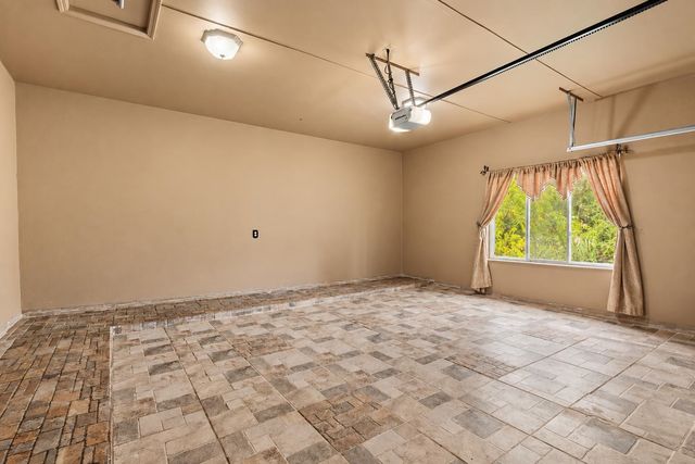 7295 W Maple Road, West Bloomfield Twp, MI 48322