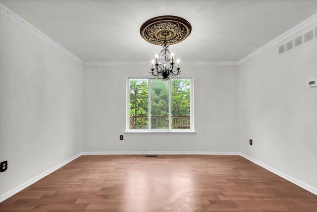 7295 W Maple Road, West Bloomfield Twp, MI 48322