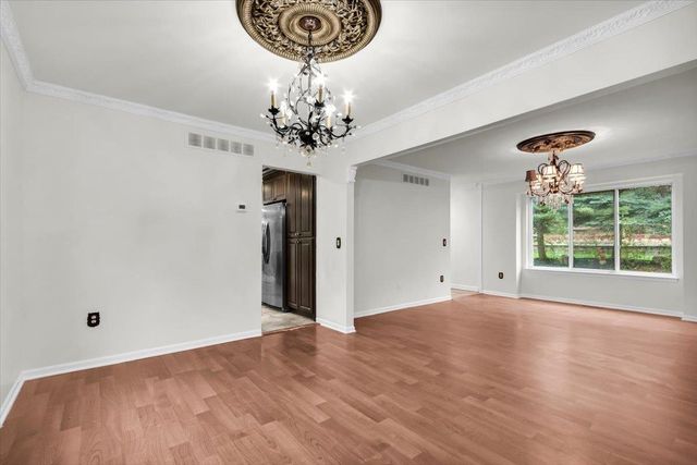 7295 W Maple Road, West Bloomfield Twp, MI 48322