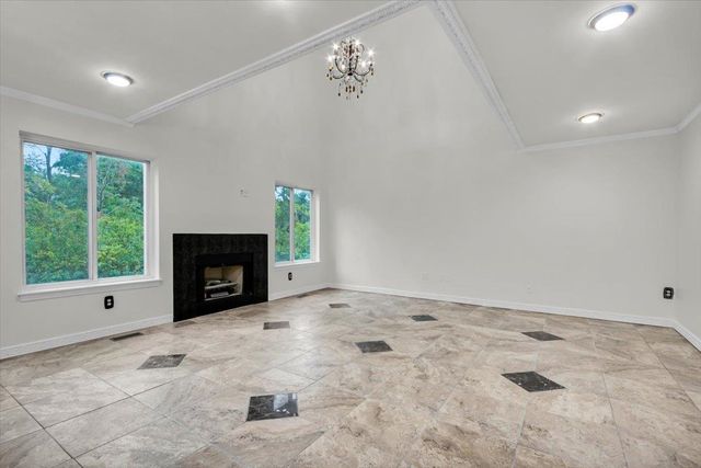 7295 W Maple Road, West Bloomfield Twp, MI 48322