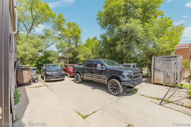 10200 Whittier Street, Detroit, MI 48224