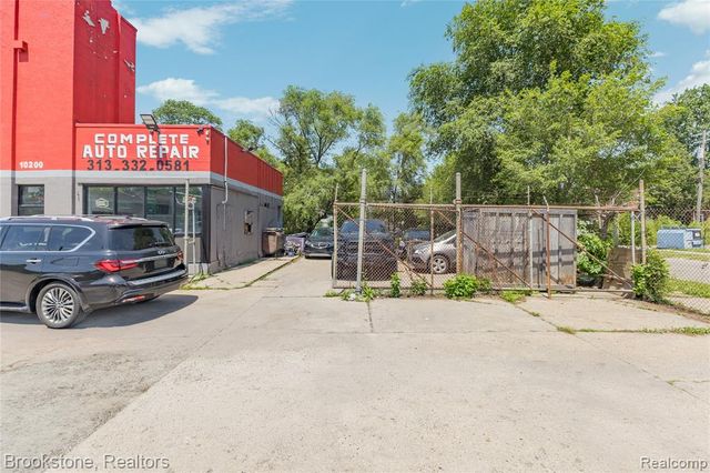 10200 Whittier Street, Detroit, MI 48224