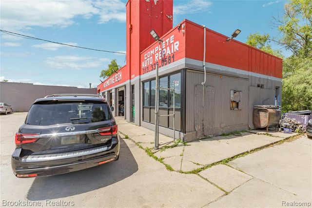 10200 Whittier Street, Detroit, MI 48224