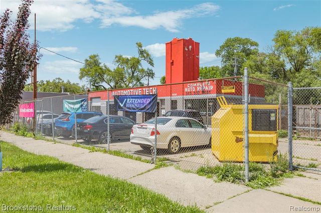 10200 Whittier Street, Detroit, MI 48224