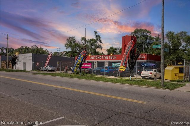 10200 Whittier Street, Detroit, MI 48224
