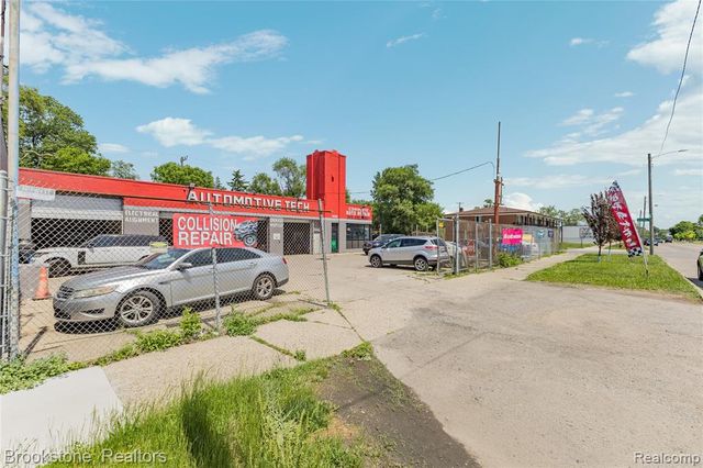 10200 Whittier Street, Detroit, MI 48224
