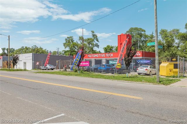 10200 Whittier Street, Detroit, MI 48224