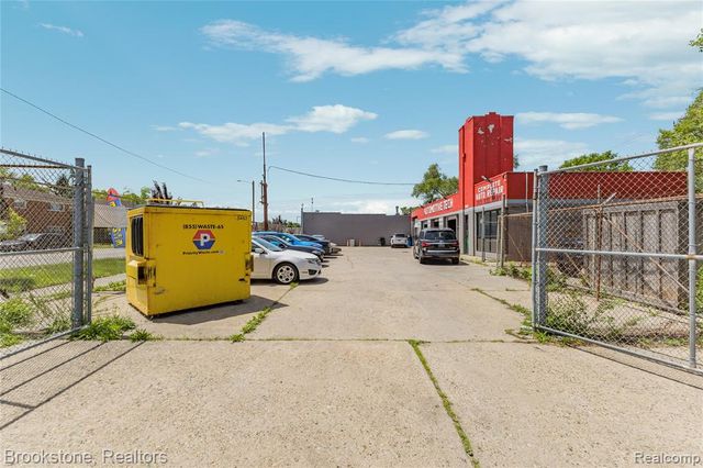 10200 Whittier Street, Detroit, MI 48224