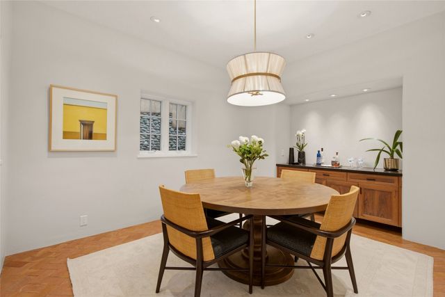 541 Camino Rancheros, Santa Fe, NM 87505