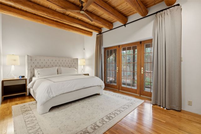541 Camino Rancheros, Santa Fe, NM 87505