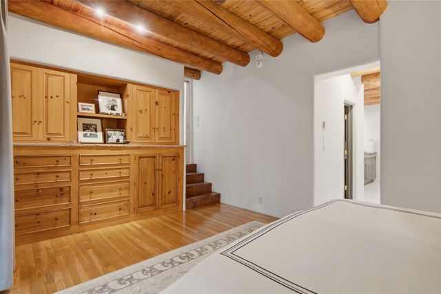 541 Camino Rancheros, Santa Fe, NM 87505