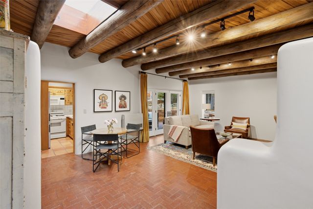 541 Camino Rancheros, Santa Fe, NM 87505