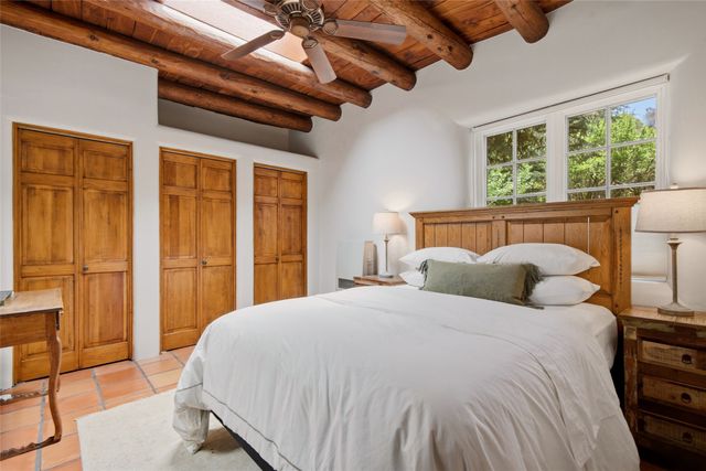 541 Camino Rancheros, Santa Fe, NM 87505