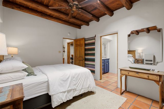 541 Camino Rancheros, Santa Fe, NM 87505