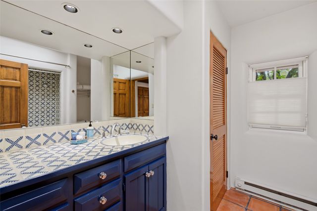 541 Camino Rancheros, Santa Fe, NM 87505