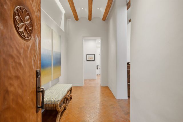 541 Camino Rancheros, Santa Fe, NM 87505