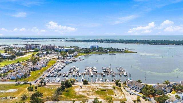 1009 Barracuda Drive, Panama City, FL 32408