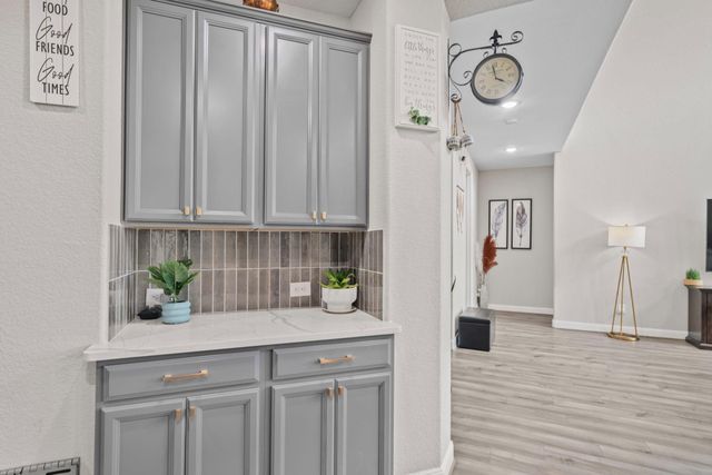 2004 Woodland Park Court, Conroe, TX 77384