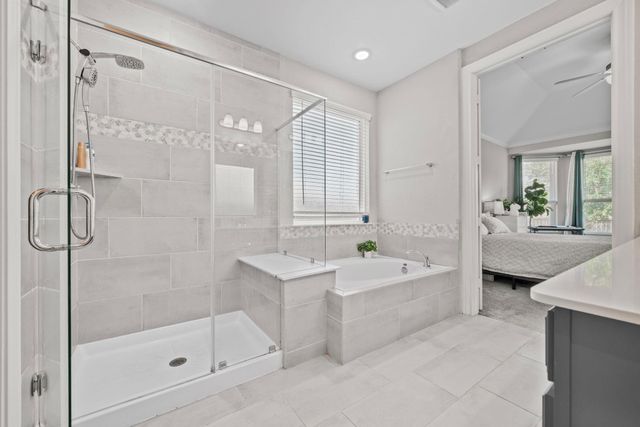 2004 Woodland Park Court, Conroe, TX 77384