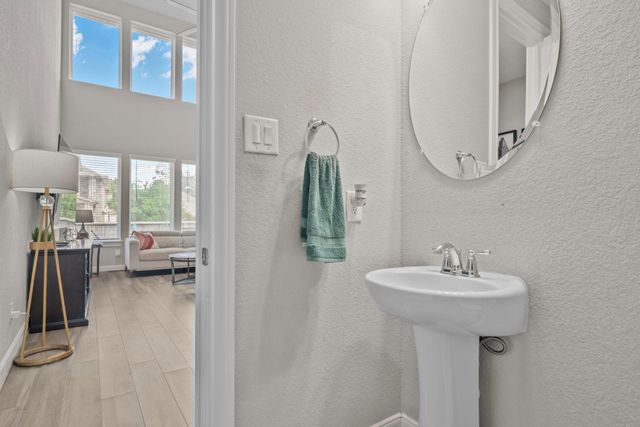2004 Woodland Park Court, Conroe, TX 77384