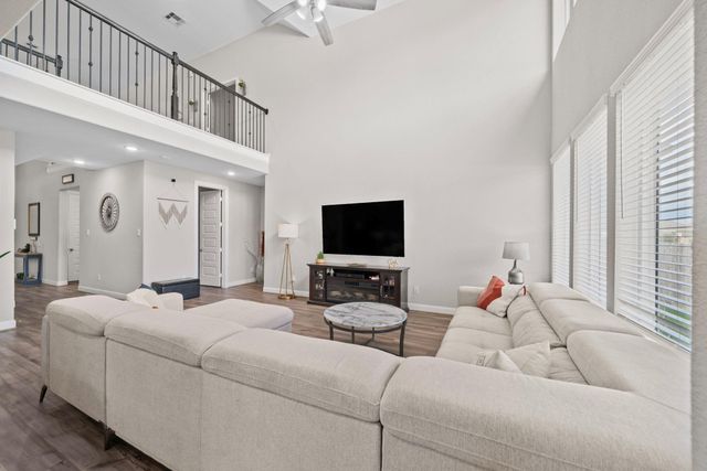 2004 Woodland Park Court, Conroe, TX 77384