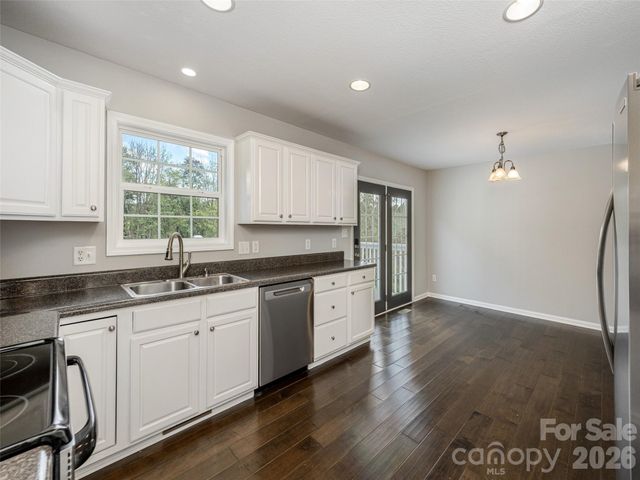 44 Ridgeland Lane, Asheville, NC 28805
