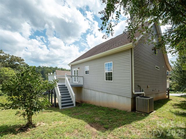 44 Ridgeland Lane, Asheville, NC 28805