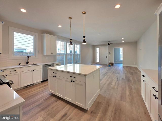 41 E REED AVE, Alexandria, VA 22305