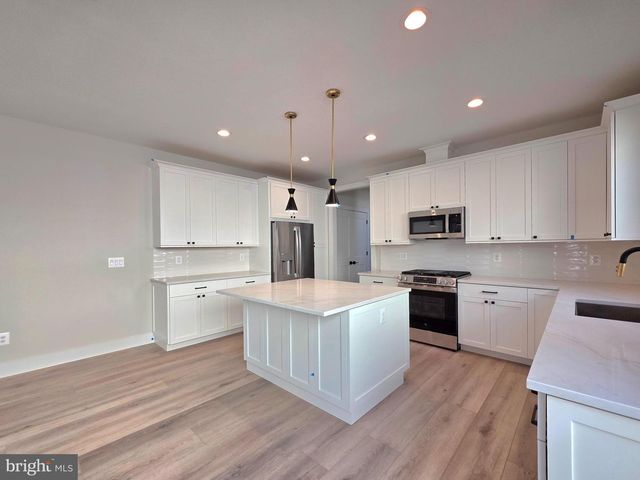 41 E REED AVE, Alexandria, VA 22305