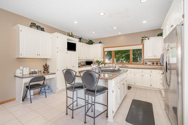 9031 Highview Lane, Woodbury, MN 55125