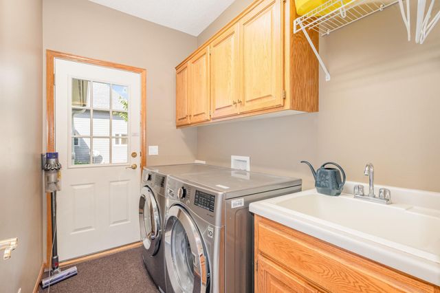 9031 Highview Lane, Woodbury, MN 55125