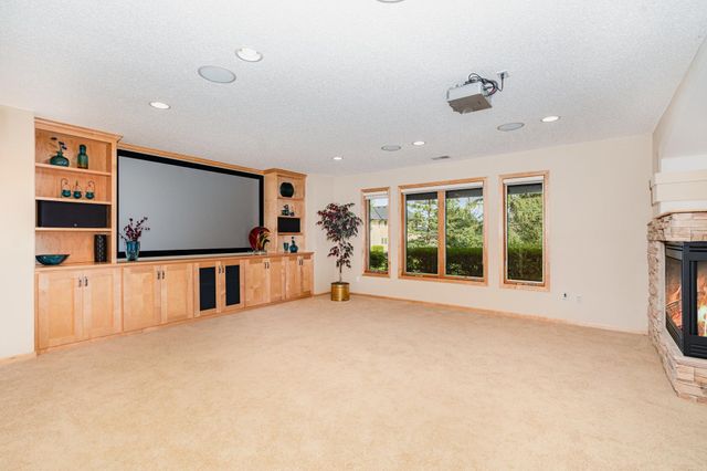 9031 Highview Lane, Woodbury, MN 55125