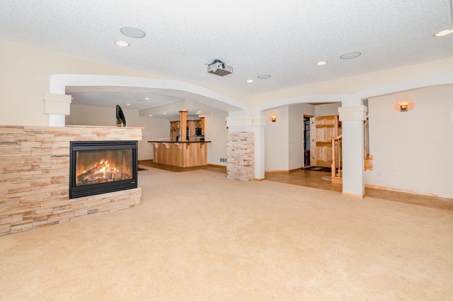 9031 Highview Lane, Woodbury, MN 55125