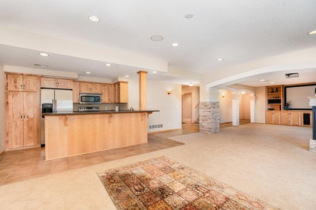 9031 Highview Lane, Woodbury, MN 55125