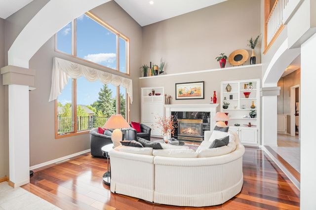 9031 Highview Lane, Woodbury, MN 55125