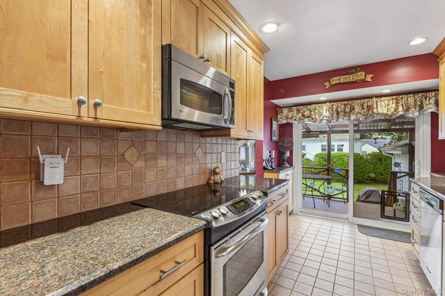 2394 Cedar Street, Seaford, NY 11783