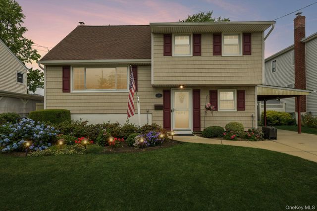 2394 Cedar Street, Seaford, NY 11783