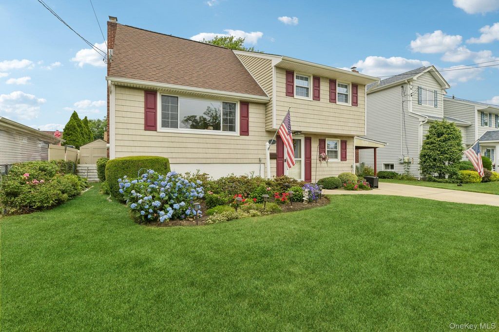 2394 Cedar Street, Seaford, NY 11783