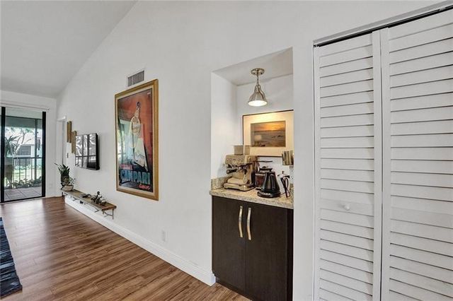 7533 Glendevon Lane 907, Delray Beach, FL 33446