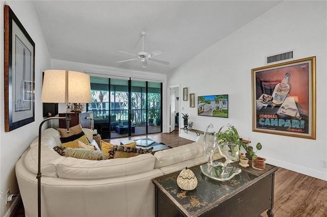 7533 Glendevon Lane 907, Delray Beach, FL 33446