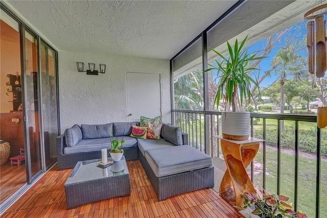 7533 Glendevon Lane 907, Delray Beach, FL 33446