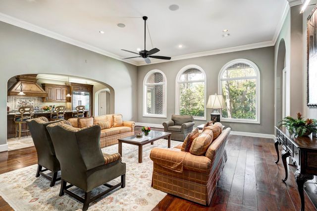 15 Sandalwood Drive, Houston, TX 77024