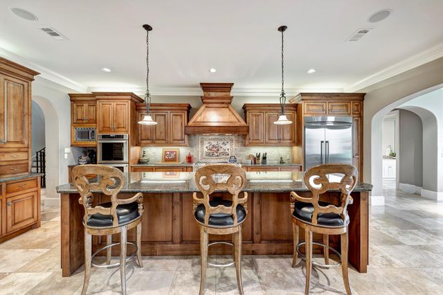 15 Sandalwood Drive, Houston, TX 77024