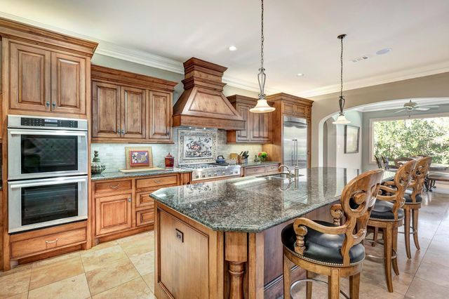 15 Sandalwood Drive, Houston, TX 77024